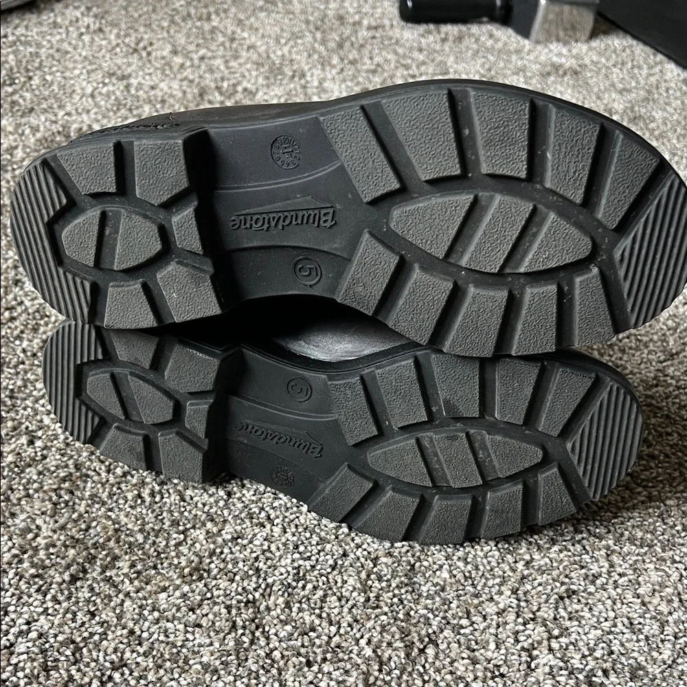 Blundstone Brown Ankle Boots with Multicolor Stripes - Picture 6 of 8